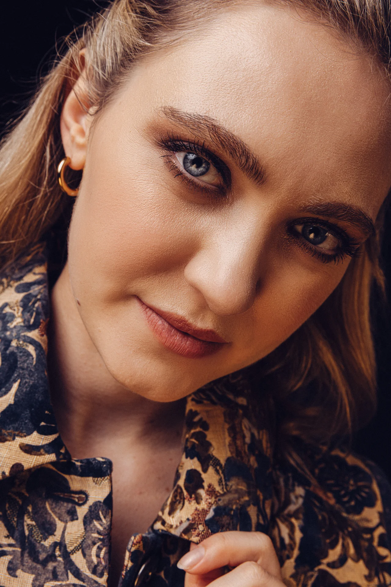 Golden girl – photograph by Florian Kozak
